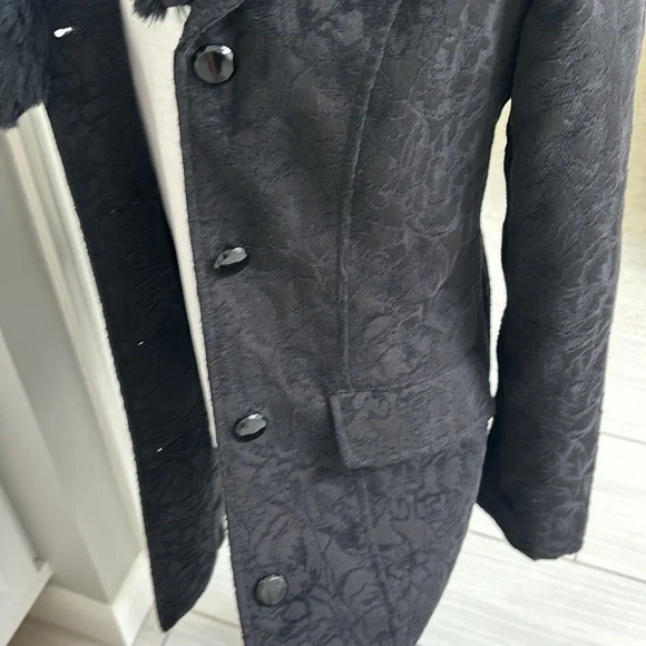 Black patterned Dress Coat By Xhilaration size small. Removable fur collar. - Picture 11 of 13